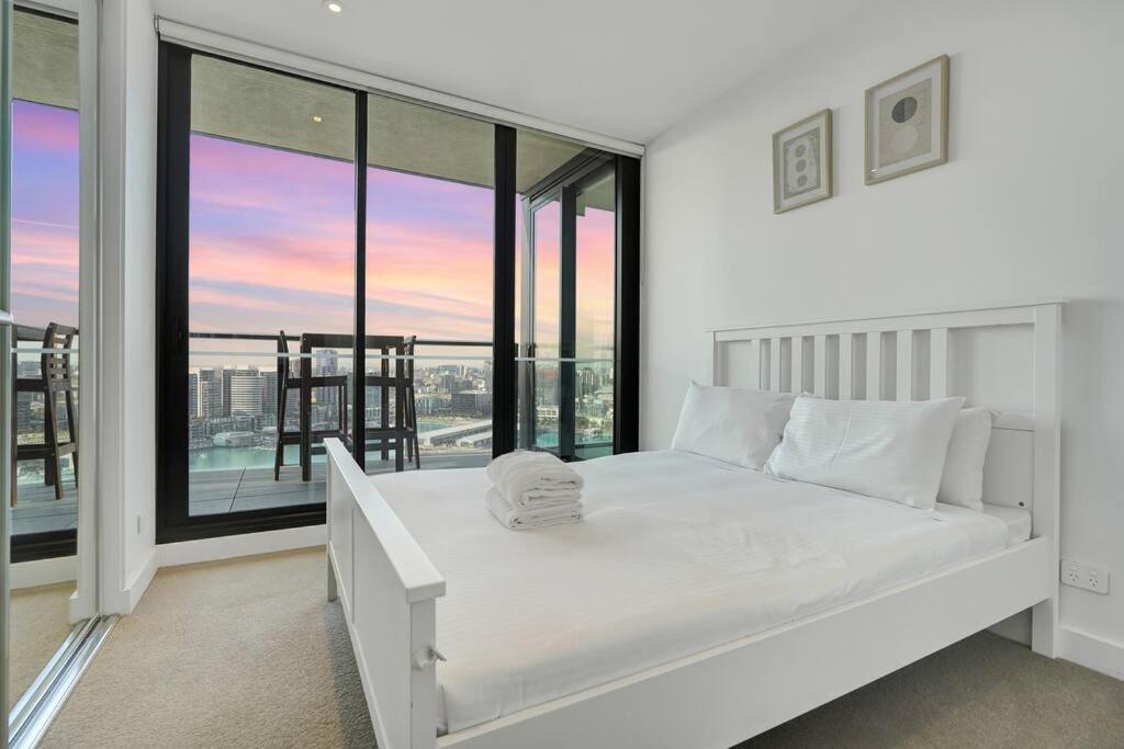 Wake Up In Front Of Water Bay Beckons- 2B2B1C Appartement Melbourne Buitenkant foto