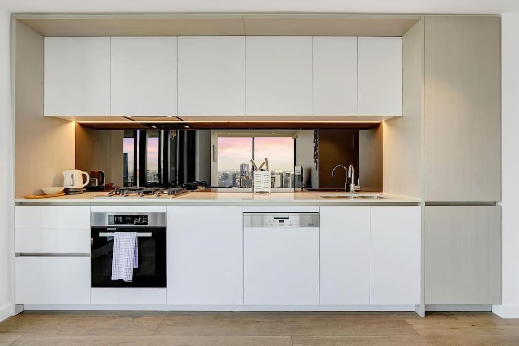 Wake Up In Front Of Water Bay Beckons- 2B2B1C Appartement Melbourne Buitenkant foto